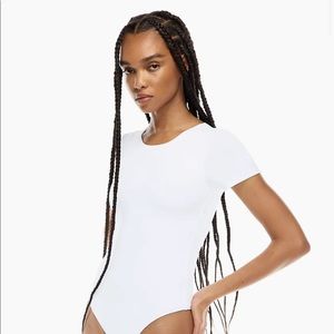 Aritzia Babaton Contour Short Sleeve Bodysuit